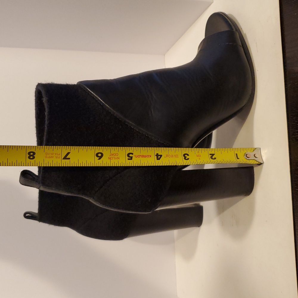 Vince Aren Open Toe Booties In Black Size 5.5M - Picture 10 of 10